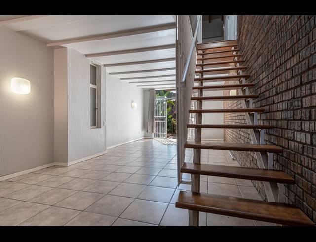 2 BEDROOM DUPLEX SOLD IN THE HILL